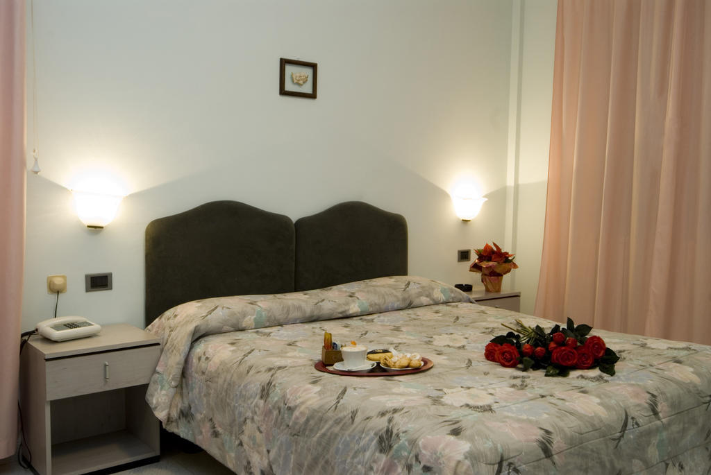 Hotel Il Quadrifoglio Cascia Phòng bức ảnh